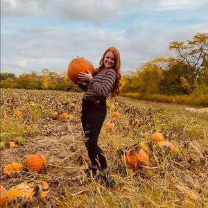 Meet your Posher, Danielle